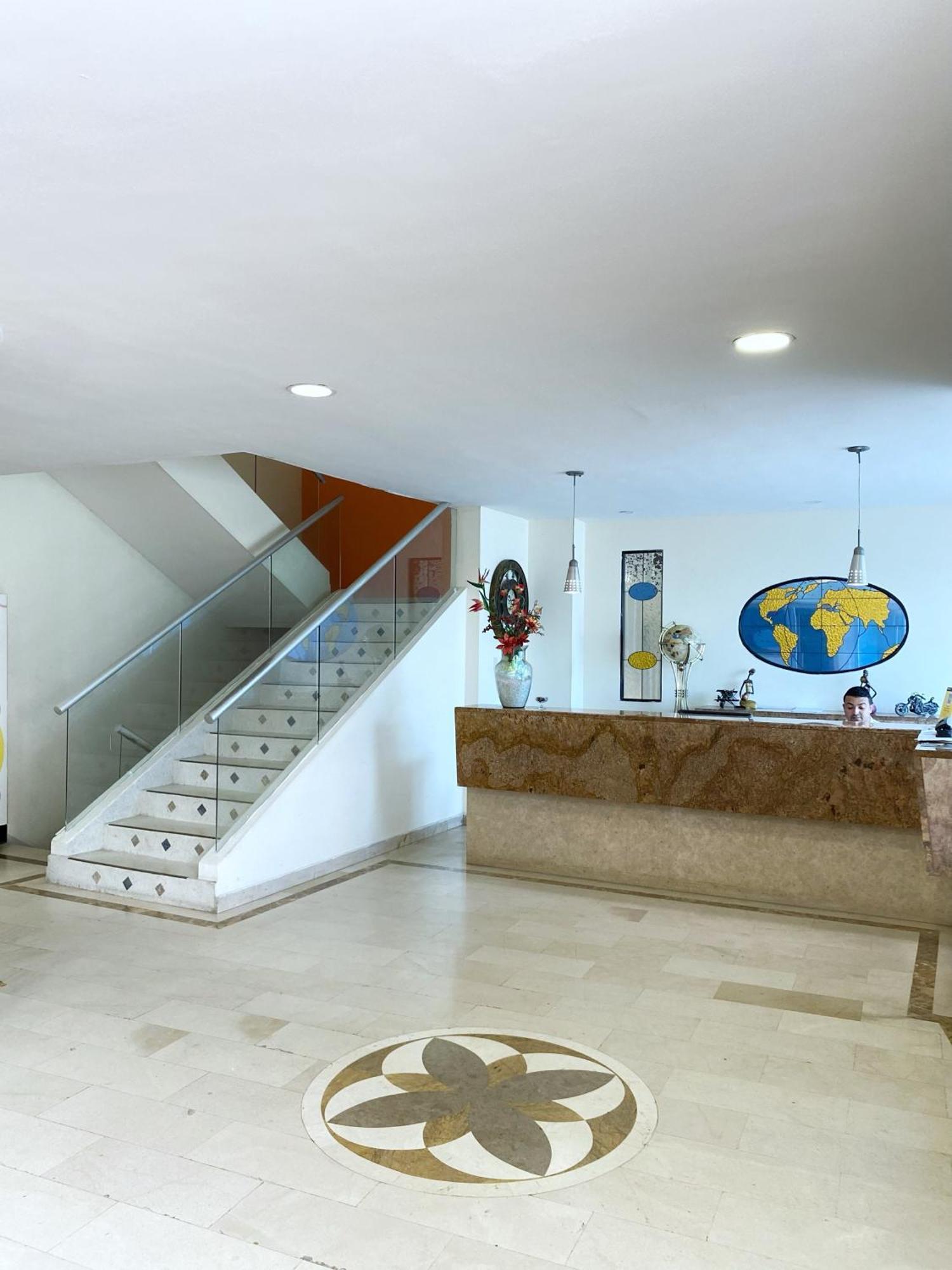 Hotel Continental Plaza Barranquilla Баранкила Екстериор снимка