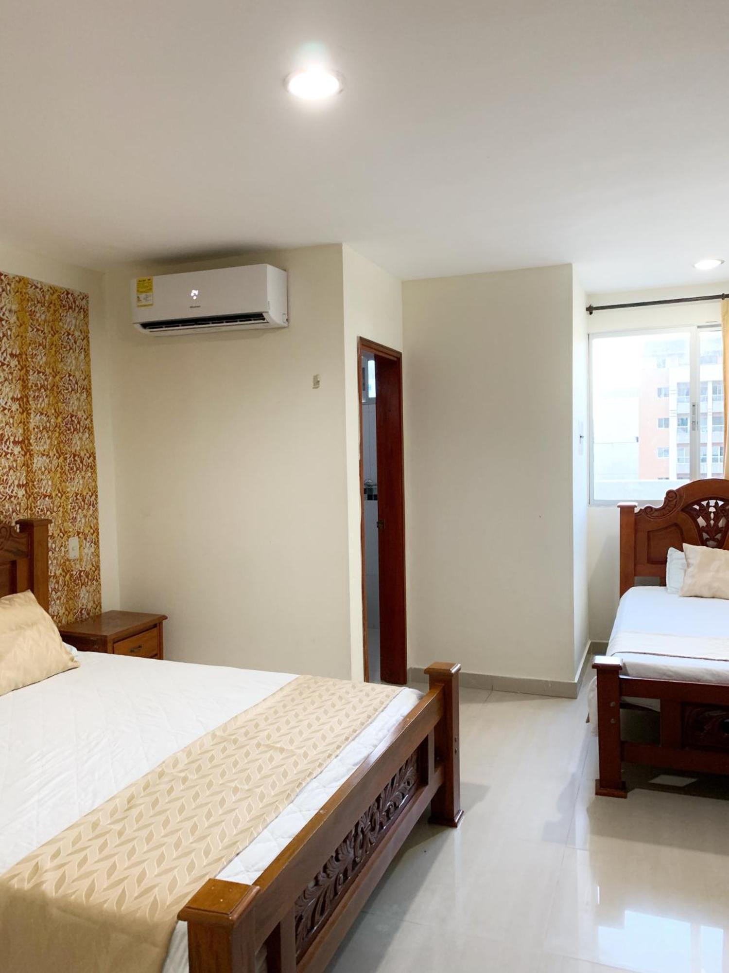 Hotel Continental Plaza Barranquilla Баранкила Екстериор снимка