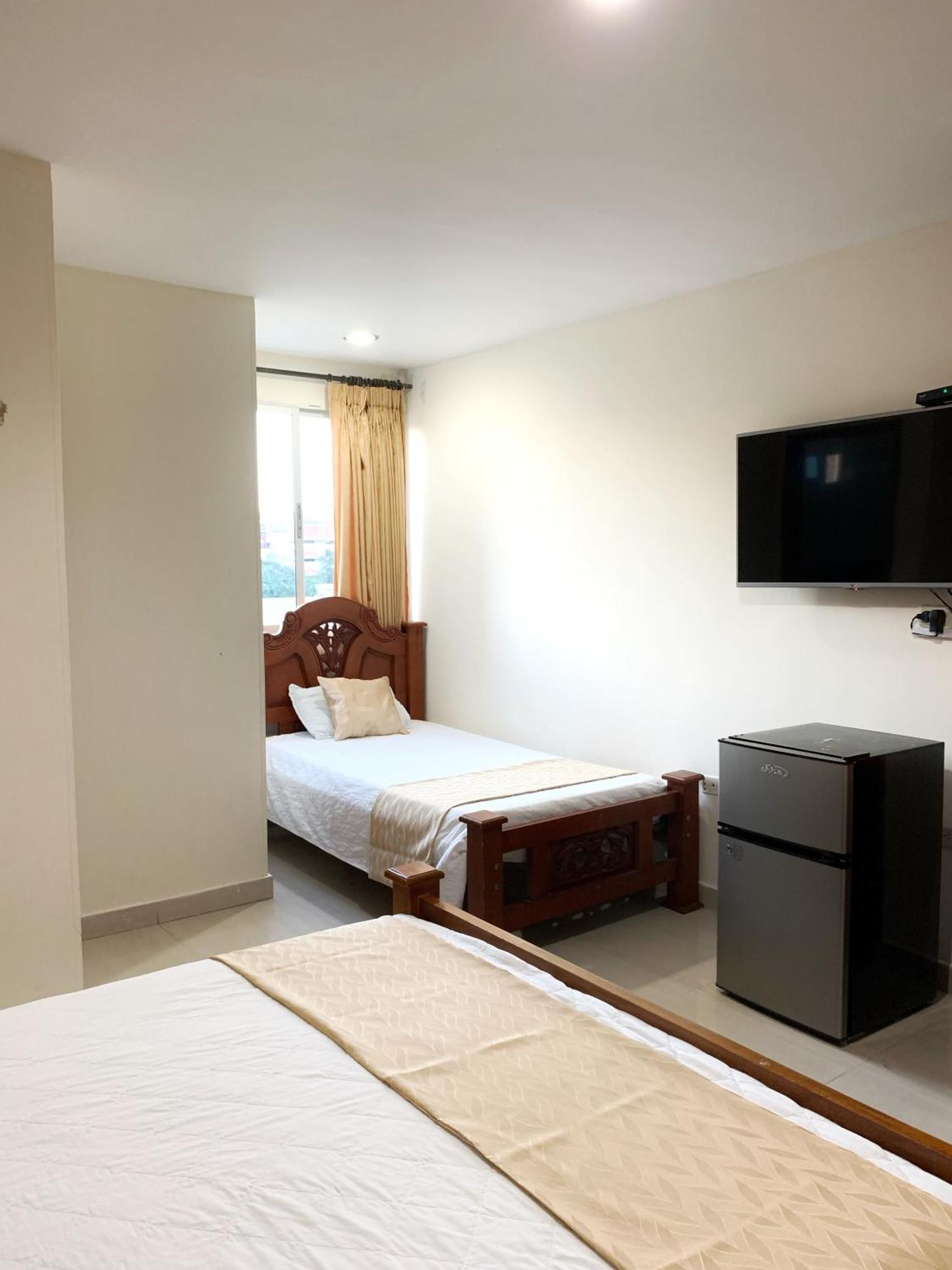 Hotel Continental Plaza Barranquilla Баранкила Екстериор снимка