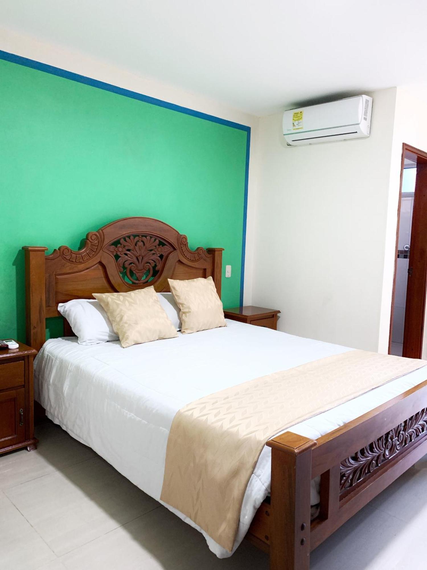 Hotel Continental Plaza Barranquilla Баранкила Екстериор снимка