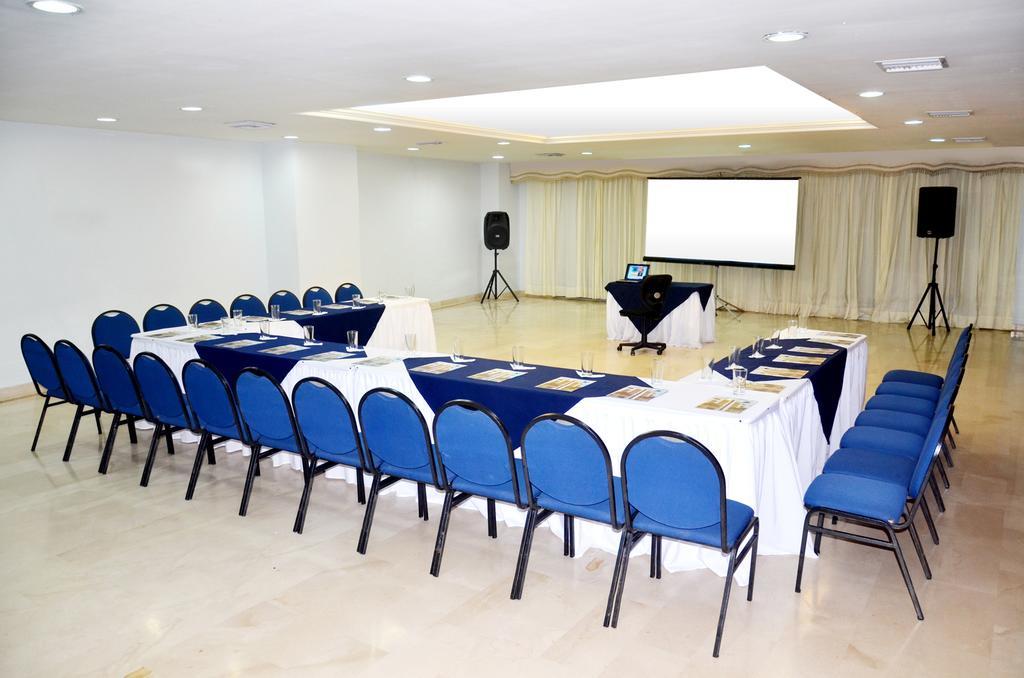 Hotel Continental Plaza Barranquilla Баранкила Екстериор снимка