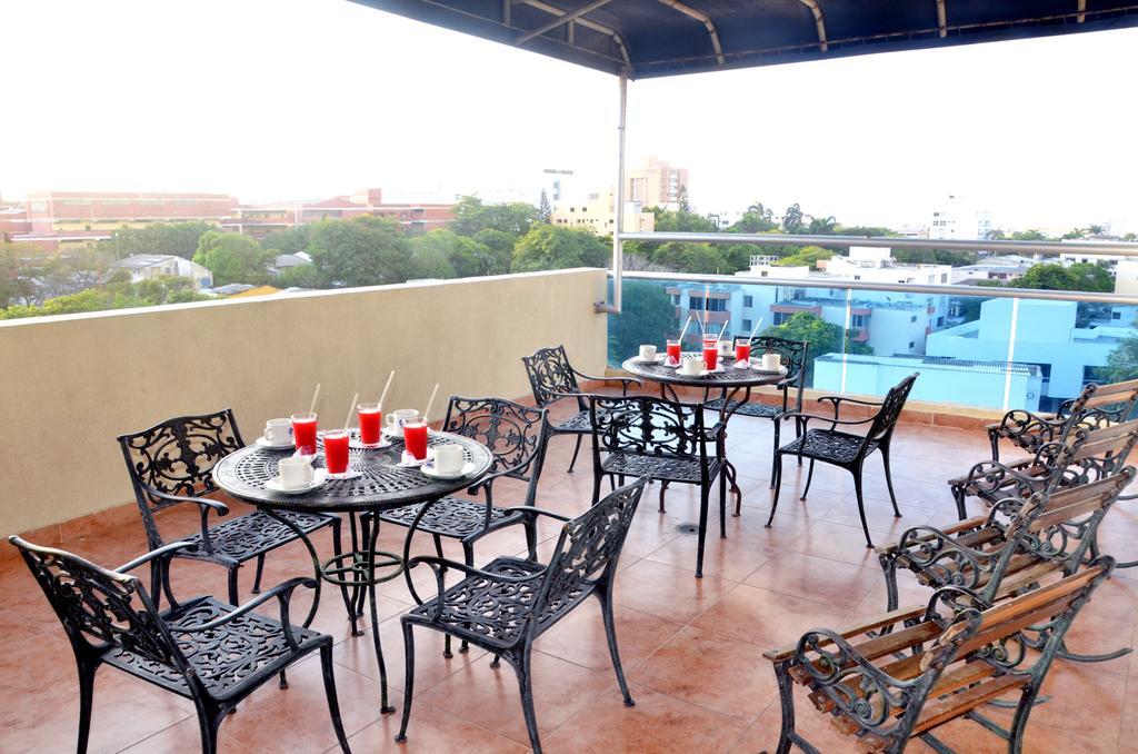 Hotel Continental Plaza Barranquilla Баранкила Екстериор снимка